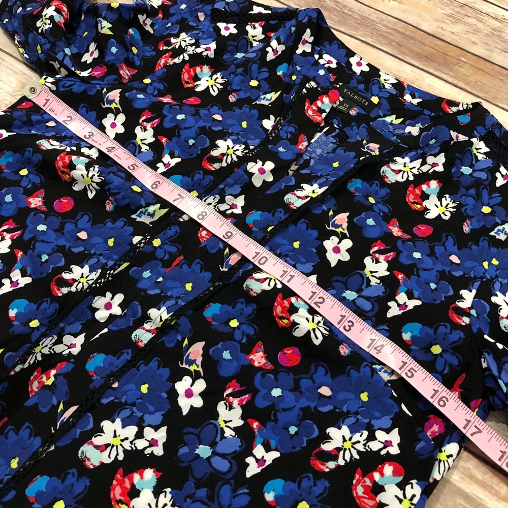 Talbots blue floral & butterfly blouse - Picture 6 of 8